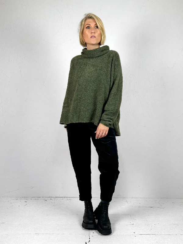 Terra V - Needlechord Trousers - 2 Colours Trousers Recommended Stylist Trousers Recommended Stylist Terra V - Needlechord Trousers - 2 Colours Trousers Recommended Stylist Trousers Recommended Stylist