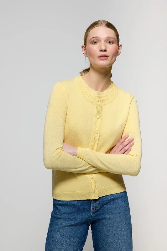 Cárdigan amarillo suave de punto con botonadura y logo bordado Rigby Go Fitted Loose Oversized Fitted Loose Oversized Cárdigan amarillo suave de punto con botonadura y logo bordado Rigby Go Fitted Loose Oversized Fitted Loose Oversized