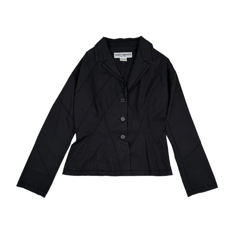 ISSEY MIYAKE WHITE LABEL LIGHTWEIGHT COAT - BLACK Hook-and-Loop Buckled Tied