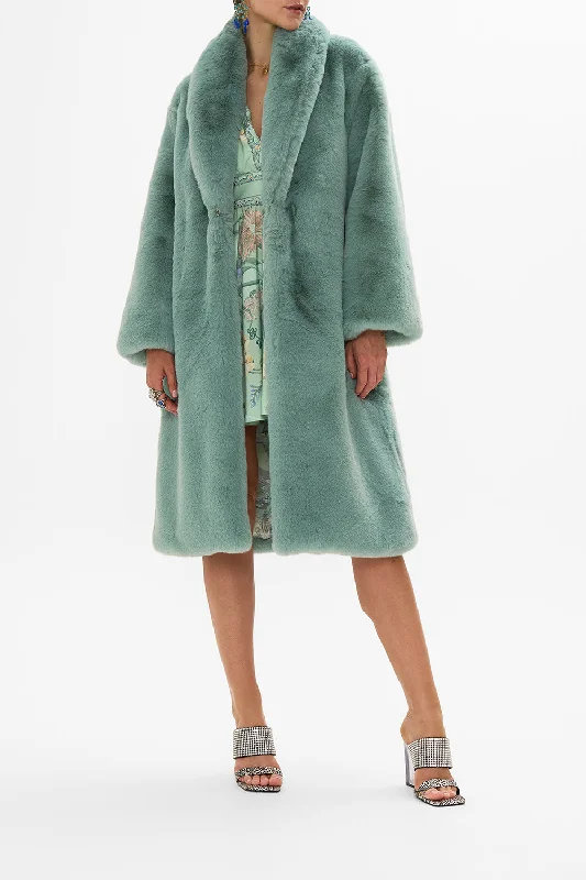 LONG TEDDY COAT DREAMING IN DUTCH Three-Quarter Sleeve Elbow Sleeve Wrist Sleeve